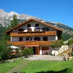 Menardi Hotel