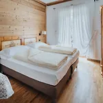Menardi Hotel