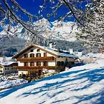 Menardi Hotel Cortina dʼAmpezzo