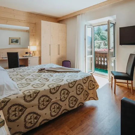 Hotel Menardi 3*