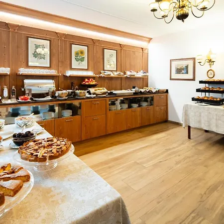 Menardi Hotel