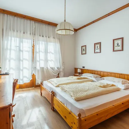Hotel Menardi 3*