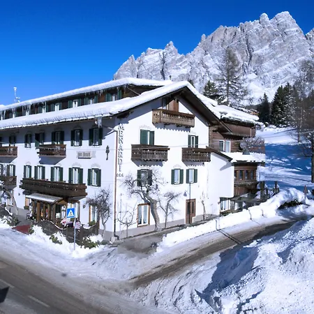 Hotel Menardi 3*
