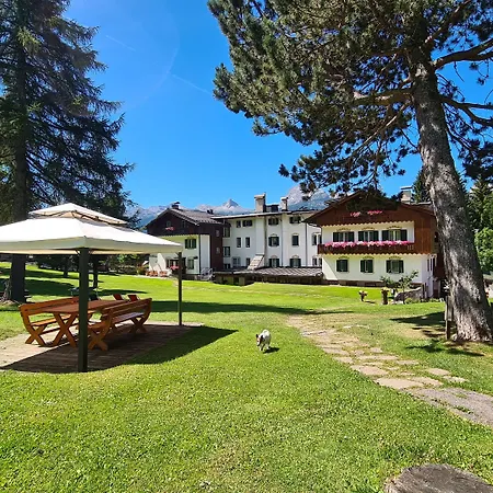 Menardi 3* קורטינה ד'אמפזו