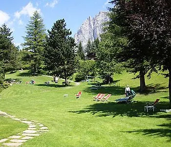 Menardi Hotel 3*