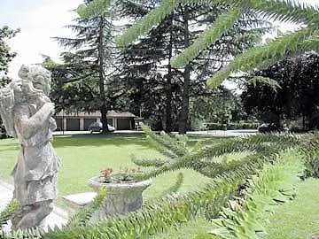 Menardi Hotel 3*