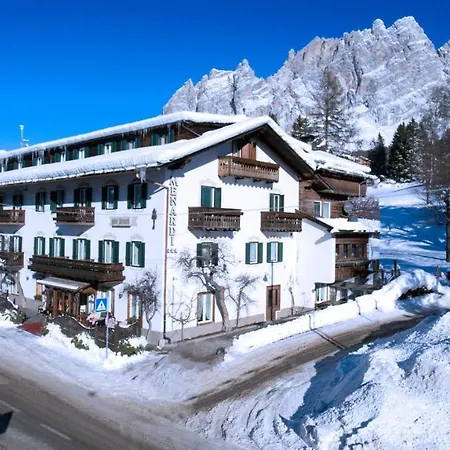 Hotel Menardi 3*