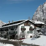 Menardi